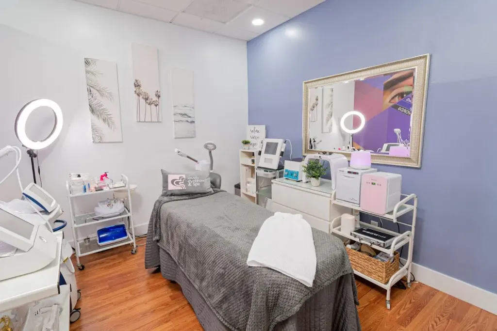 Lovely Eyebrows & Spa — Beauty salon in Doral